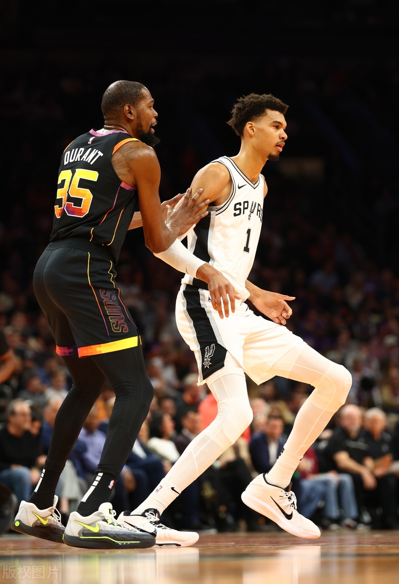 包含山东队碾压马刺，莫兰特状态火热的词条