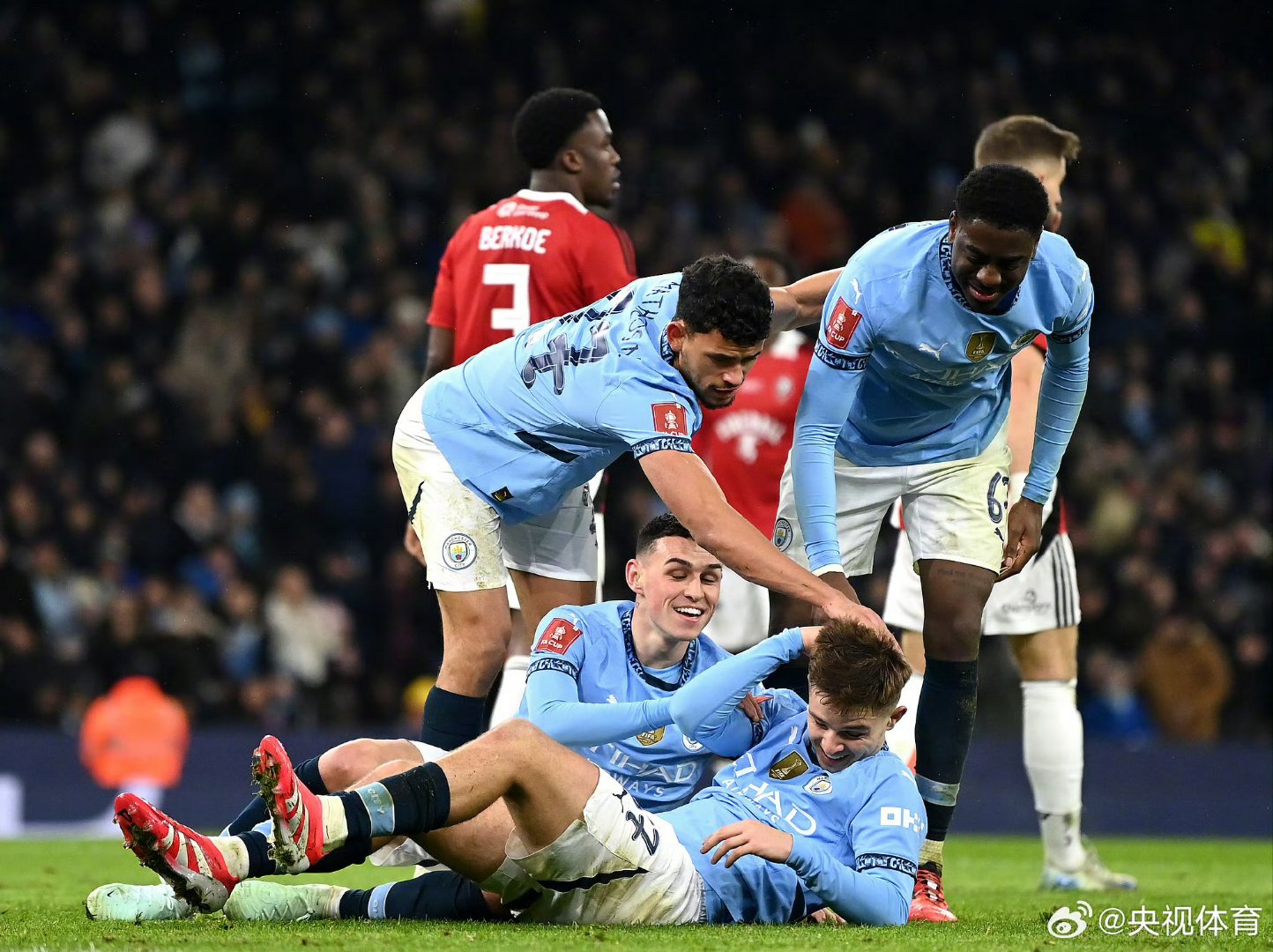 开云体育平台APP-那不勒斯碾压曼城，门迪点燃赛场