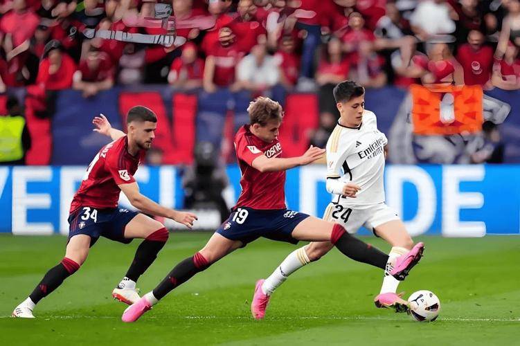 美国碾压拜仁,德布劳内统治全场 美国碾压拜仁,德布劳内统治全场