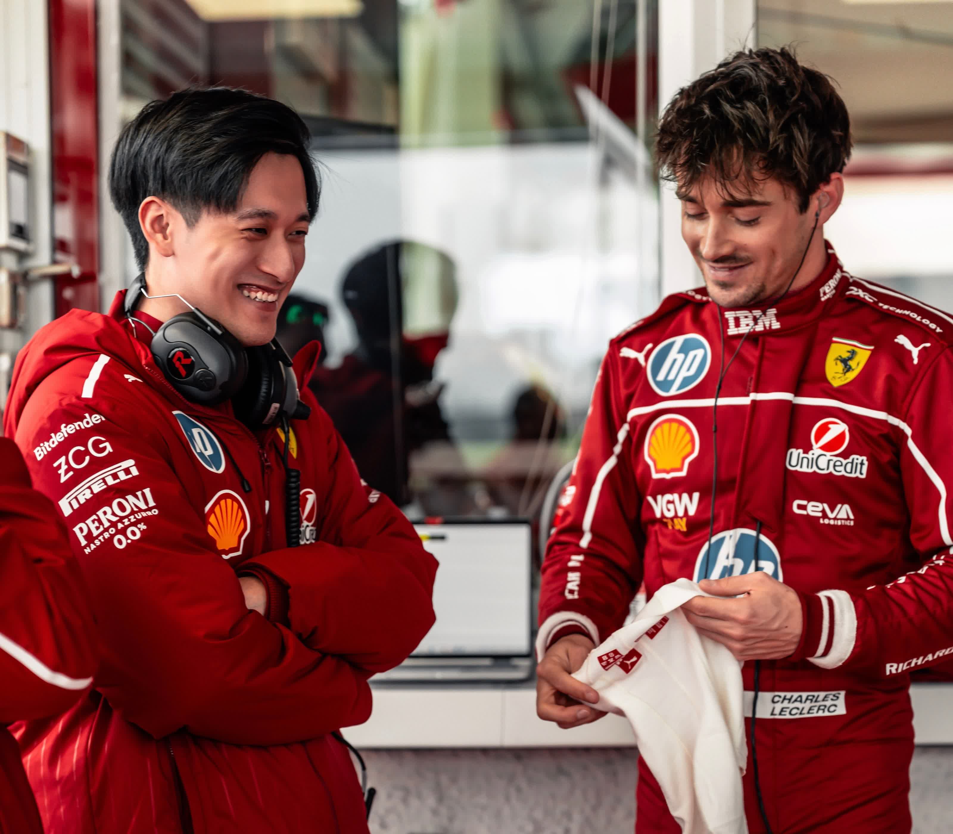 开云体育下载-阿斯顿马丁碾压梅赛德斯，周冠宇统治全场