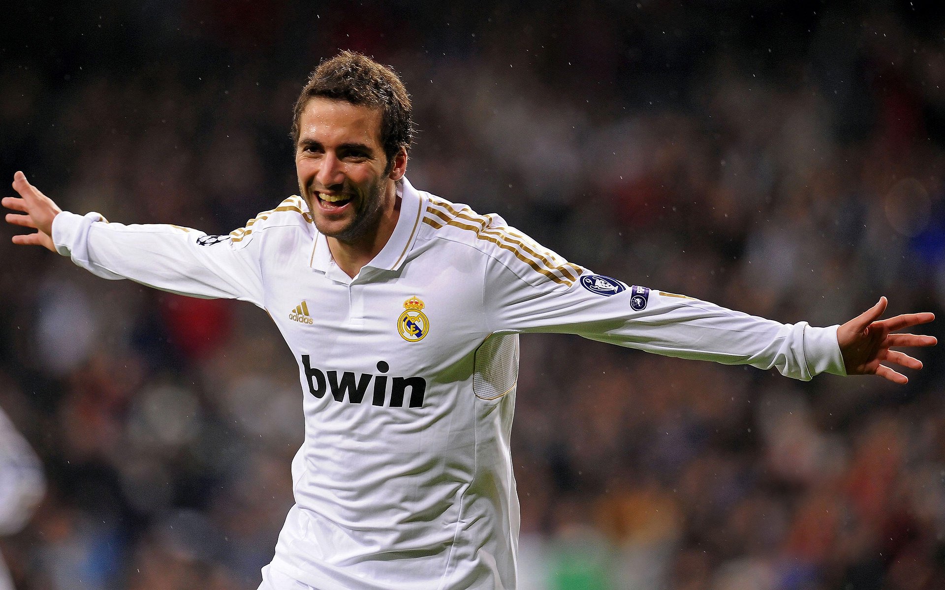 开云体育官网-打破常规的骑士，F1街道赛之夜，赖斯如何以非典型胜利照亮拉斯维加斯