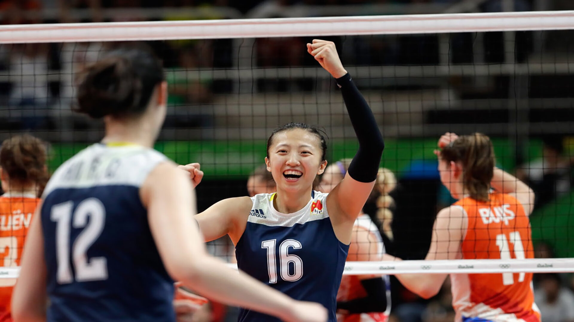2026世界杯历史重演，乌兹别克斯坦绝杀匈牙利，迪亚斯闪耀全场